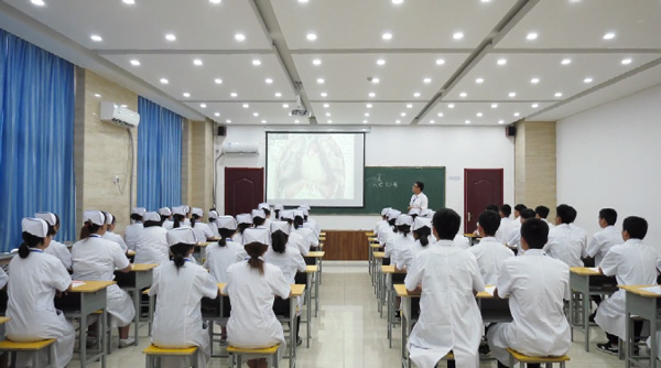 河北同仁招什么樣的學生