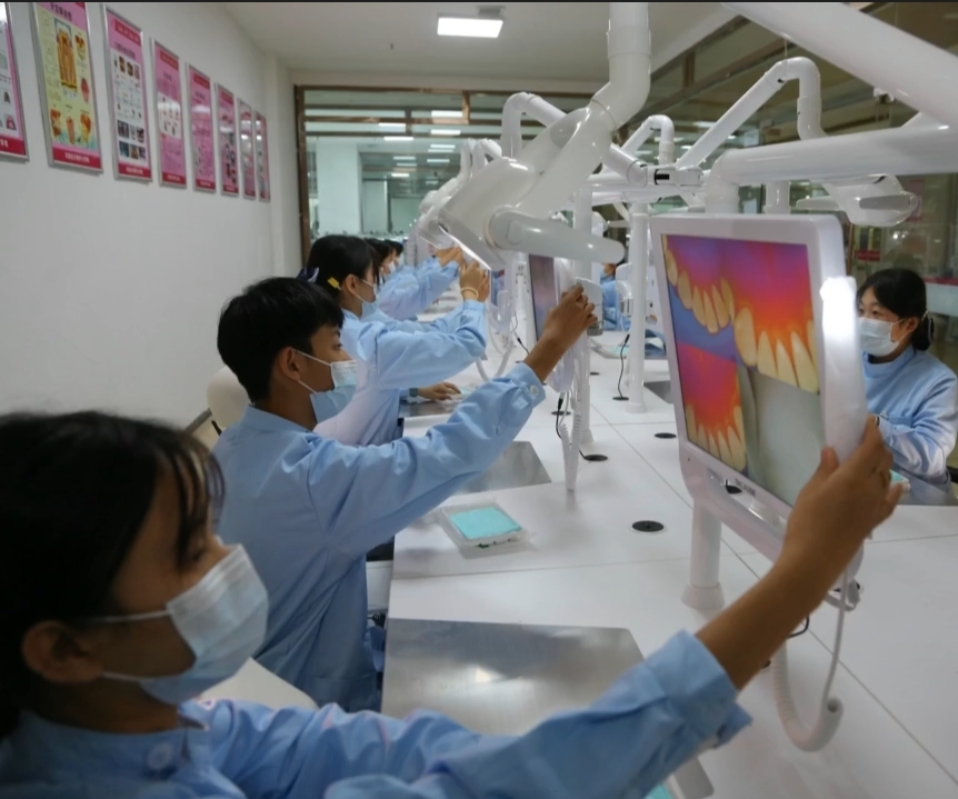 口腔修復工藝專業能考執業醫師嗎